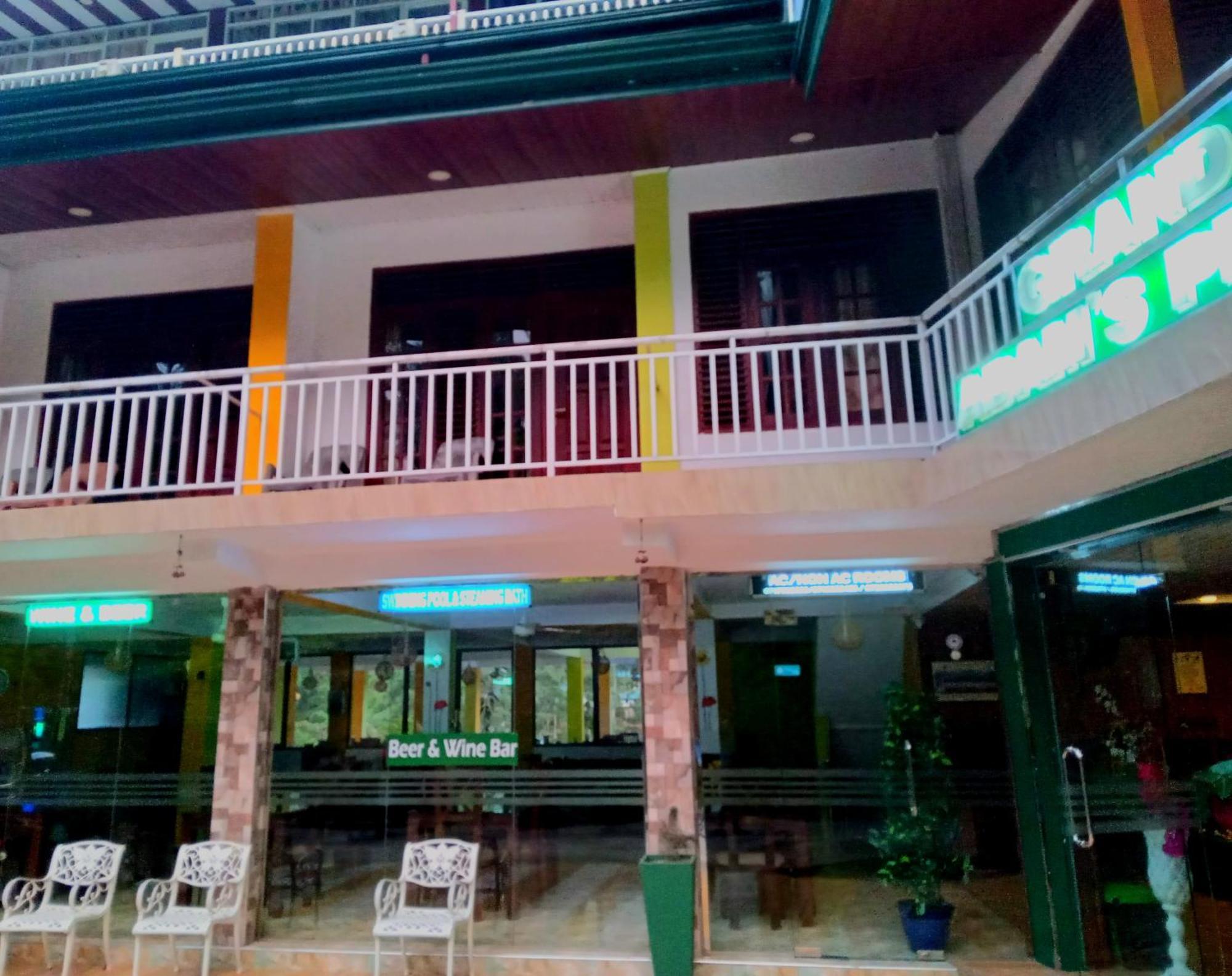 Grand Adamspeak Hotel Nallathanniya Exterior photo
